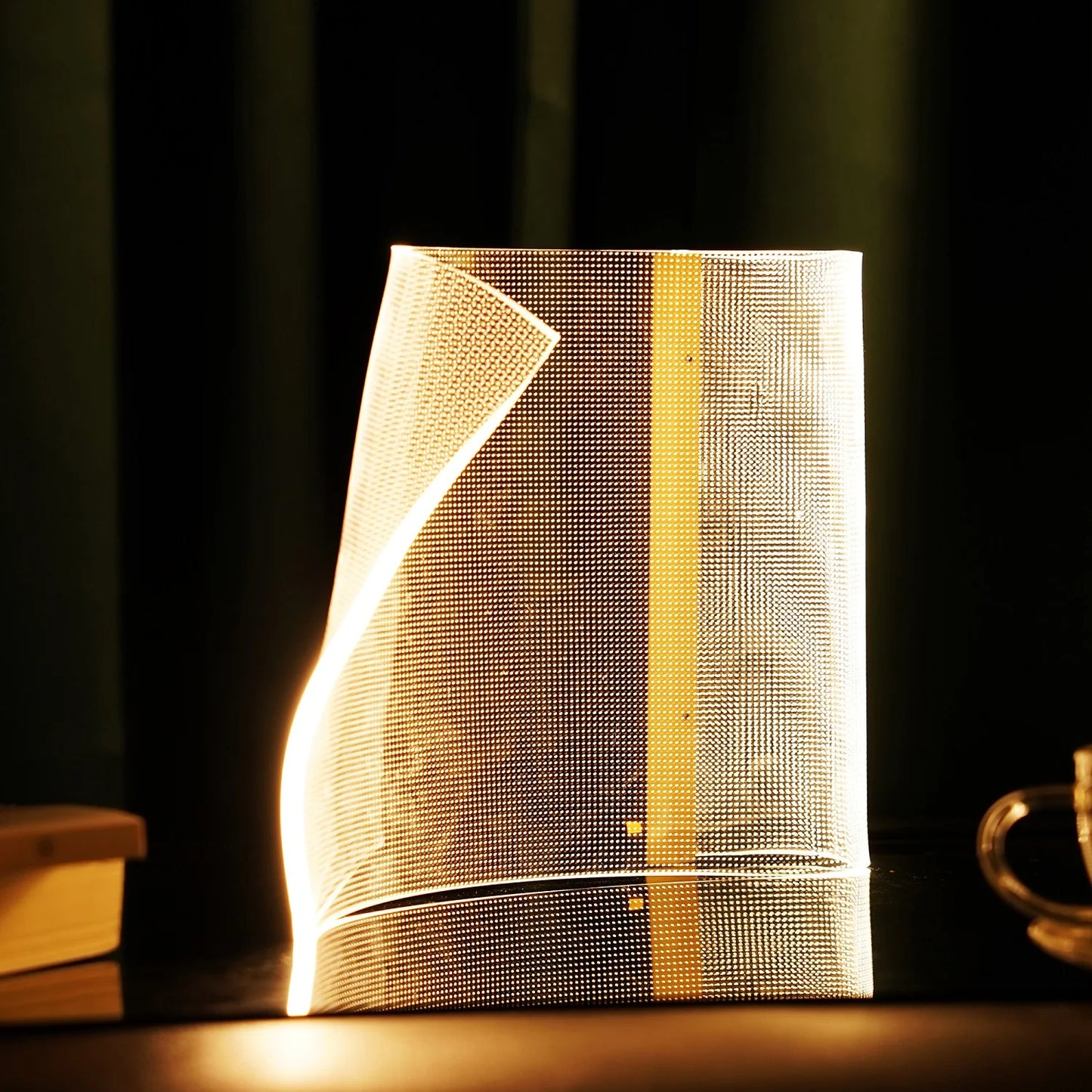 Acrylic Glowing Sheet Table Lamp